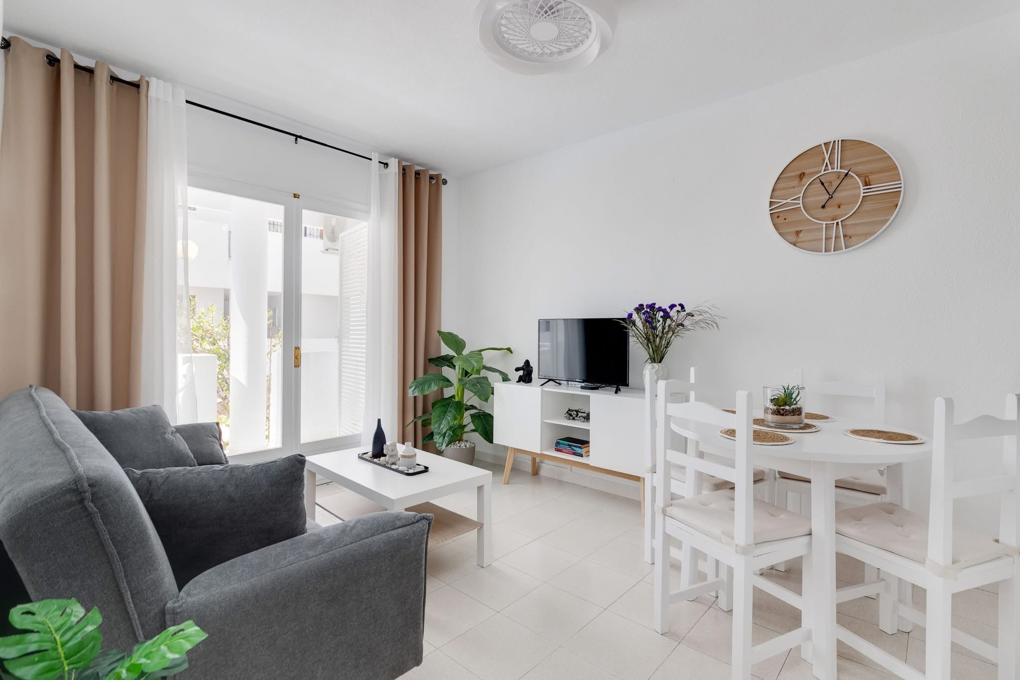 239, Avenida Diego Ramírez Pastor , Torrevieja