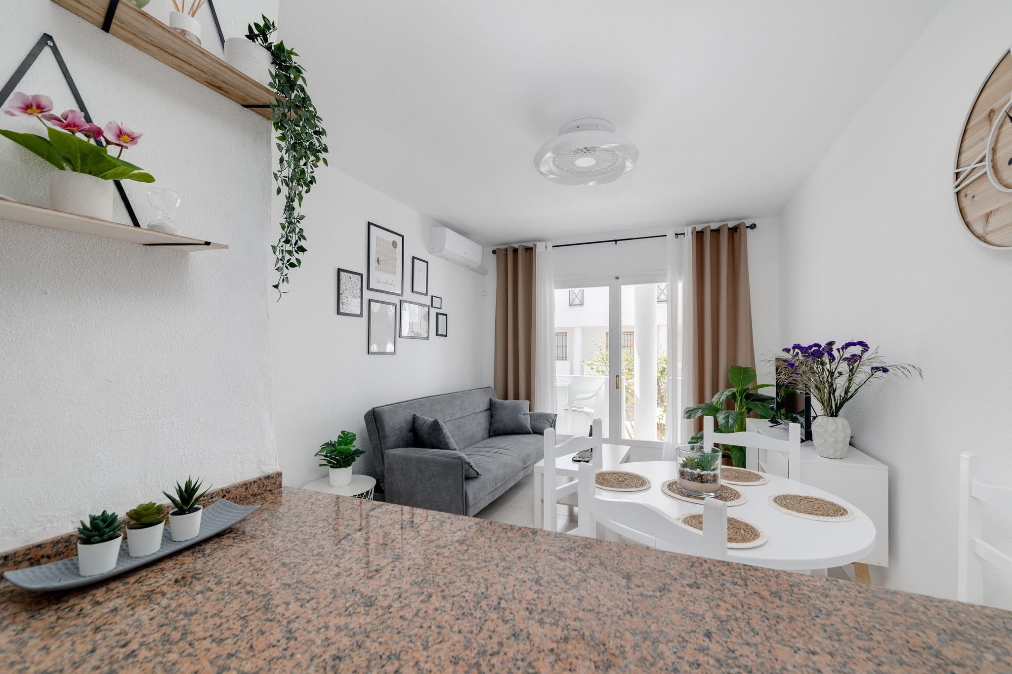 239, Avenida Diego Ramírez Pastor , Torrevieja