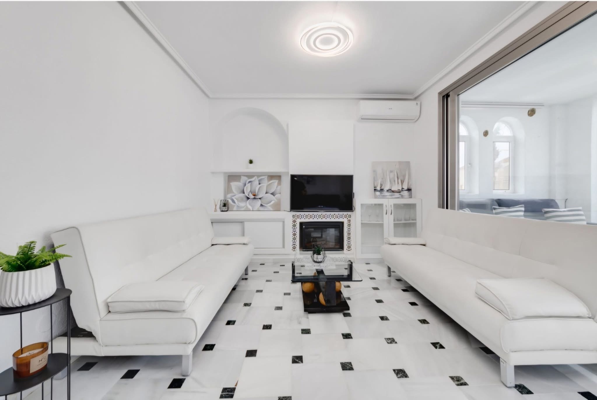 58, C. Gandhi,  Torrevieja