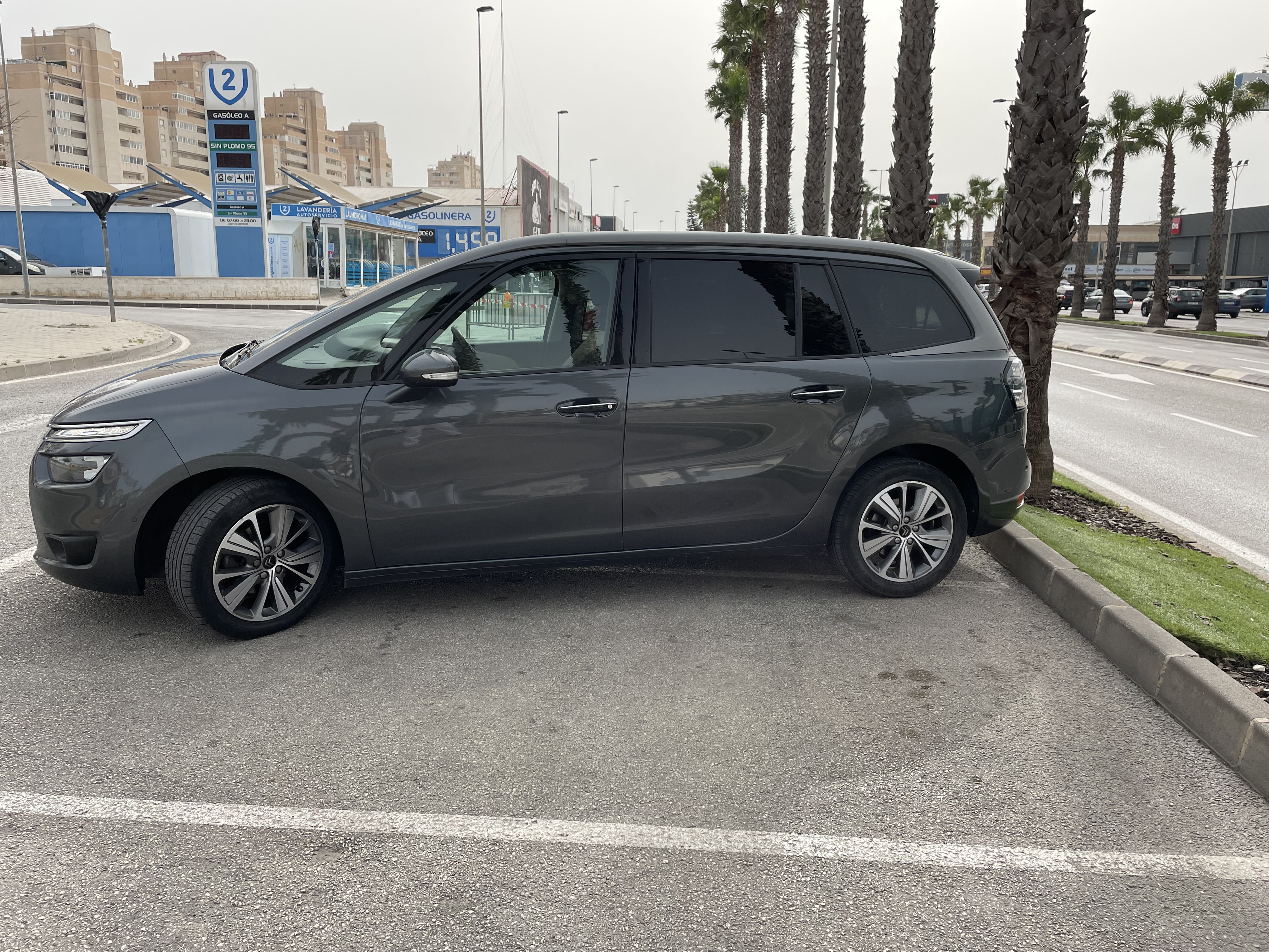 Citroen C4 Picasso-IMG_2204.jpeg