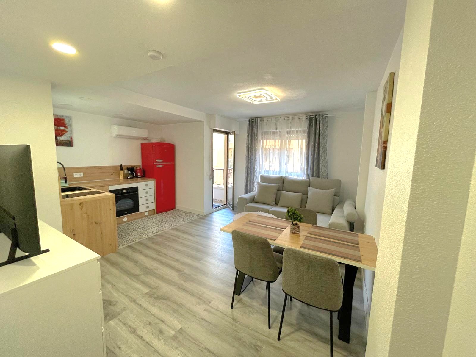 C.Suecia 10, Torrevieja