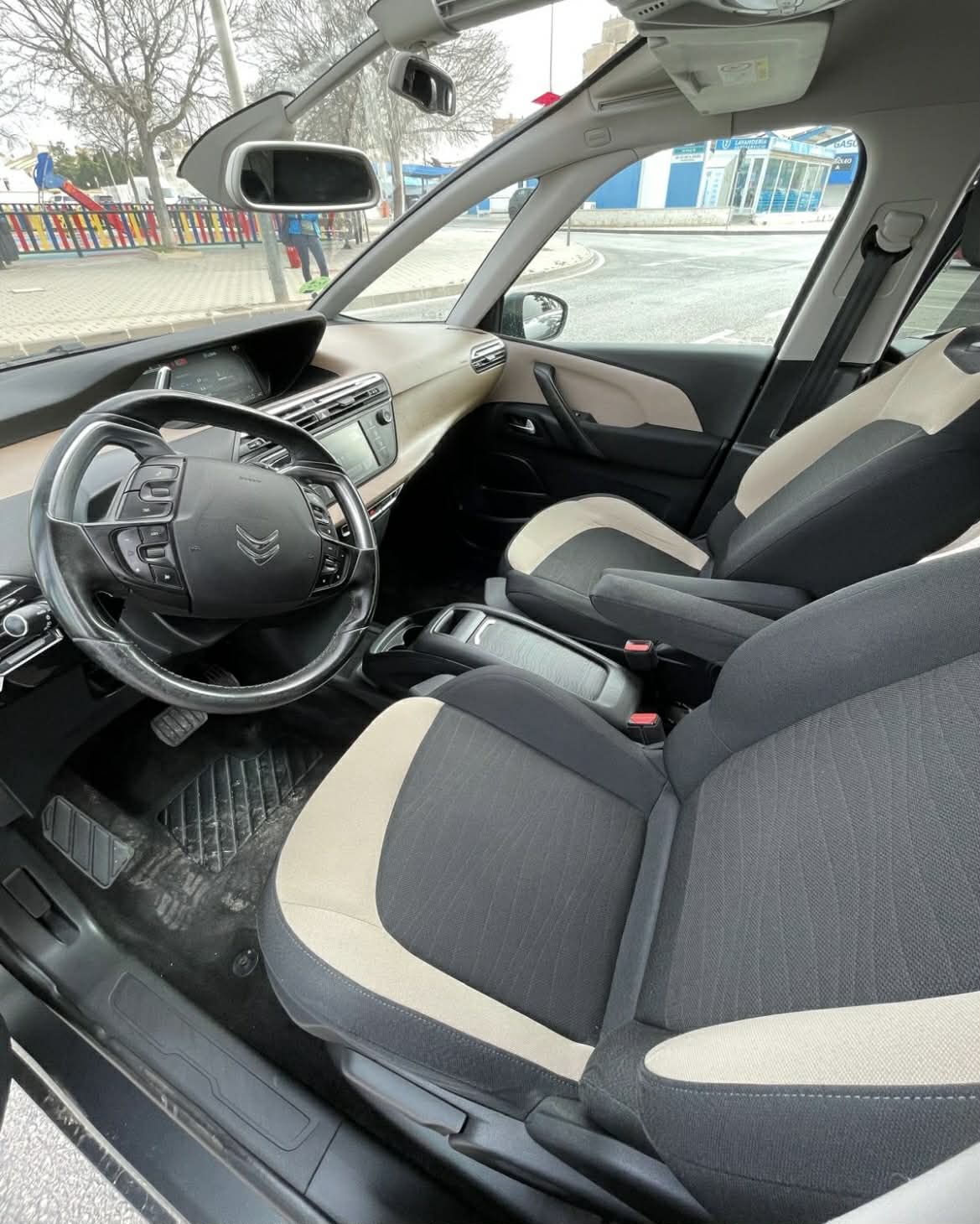 Citroen C4 Picasso-att.F4YurC1Y7o6LLtKXmNNvRn_bh3TKNlgGjt-KlWDJrRk.jpeg